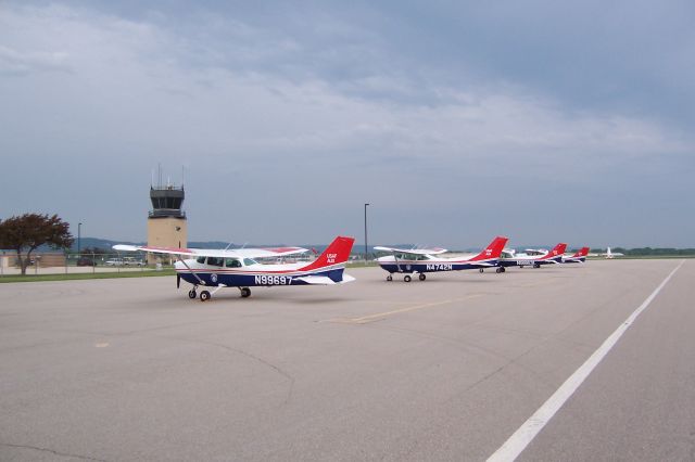 Cessna Skyhawk — - La Crosse Composite Squadron Civil Air Patrol hosting Search and Rescue exercise May 2005.