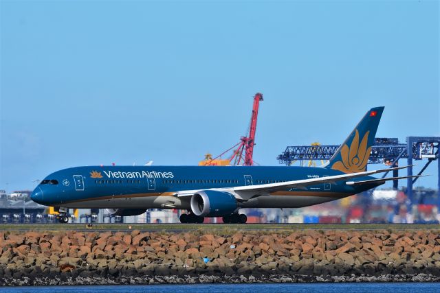 Airbus A330 (VN-A869) - 08 / 04 / 2017