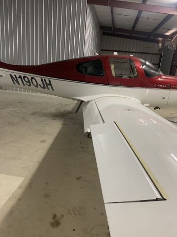 Cirrus SR-22 (N190JH)