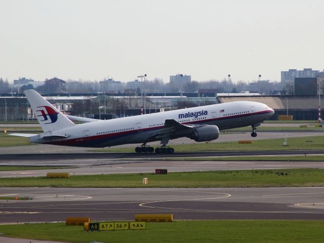 Boeing 777-200 (9M-MRL)