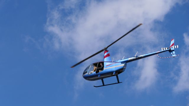 Robinson R-44 (N644PC)