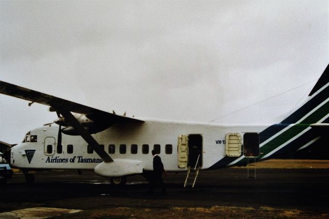 Short SD3-60 (VH-TAO) - Airlines of Tasmania Shorts 360 at Flinders Island, circa 1990