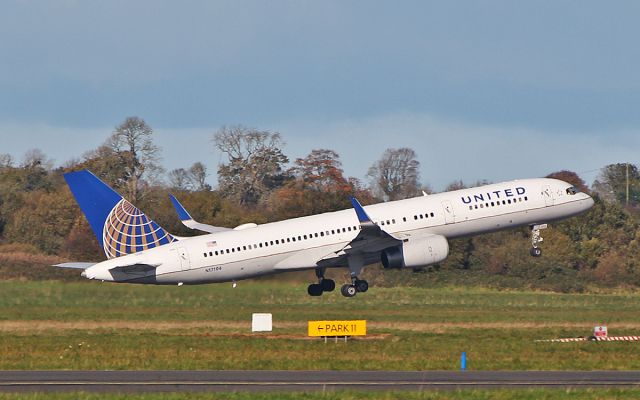 Boeing 757-200 (N17104) - united b757-224 n17104 dep shannon 27/10/18.