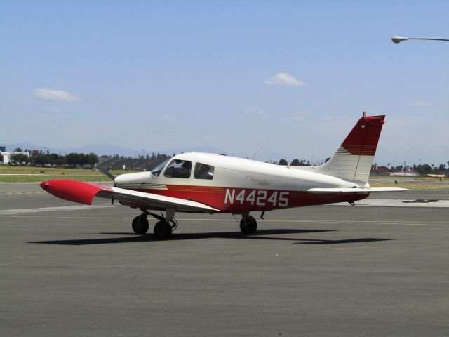 Piper Cherokee (N44245) - Taxiing to RWY 26L