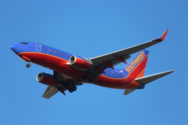 Boeing 737-700 (N705SW)