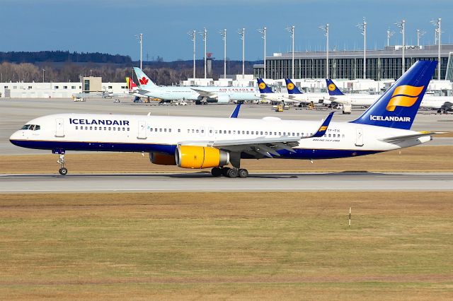 Boeing 757-200 (TF-FIK)