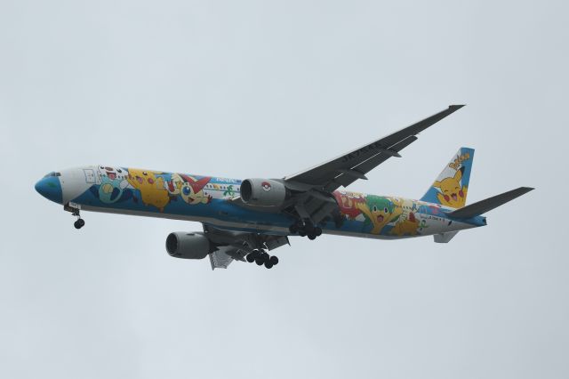 BOEING 777-300 (JA754A) - 13 June 2015: HND-HKD.