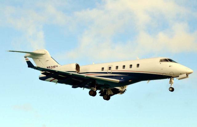 Bombardier Challenger 300 (N531FX)