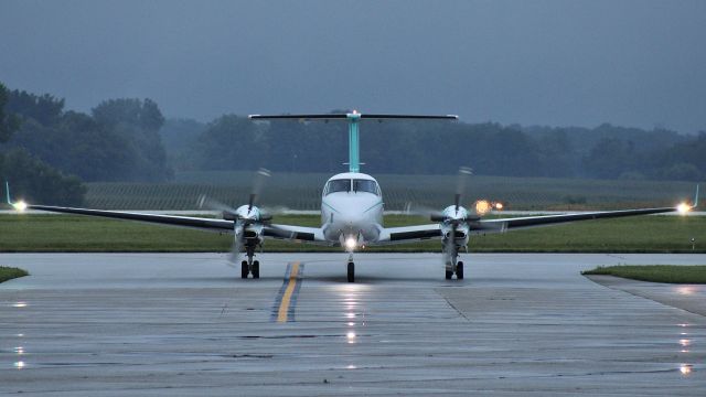 Beechcraft Super King Air 300 (N862UP) - Wheels Up’s special OCRA aircraft making an appearance at KVPZ on a rather gloomy day. br /br /8/14/23