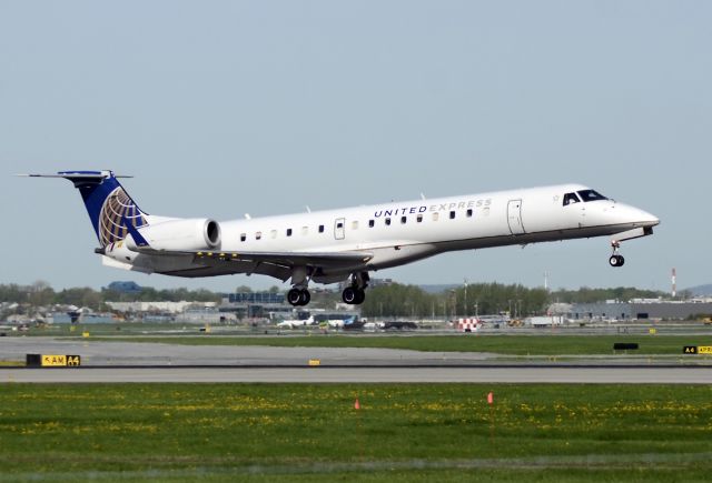 Embraer ERJ-145 (N31131)