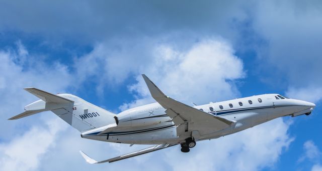 Cessna Citation X (HI1001) - Cessna Citation X HI1001 seen departing St Maarten as a medivac flight!