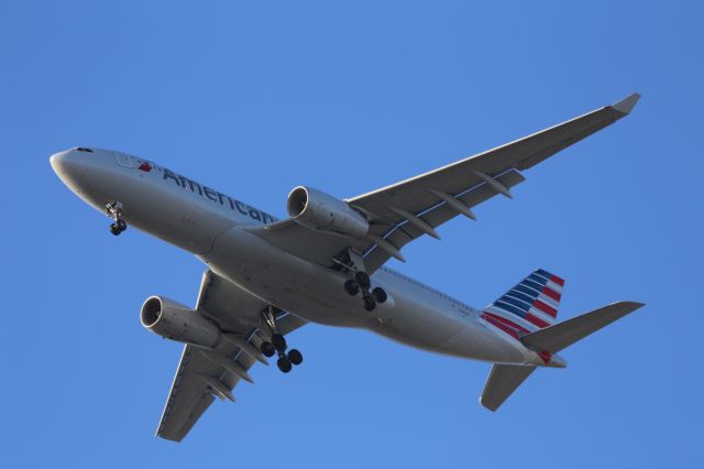 Airbus A330-200 (N281AY)