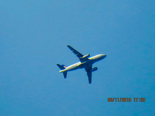 Airbus A319 (N802UA)