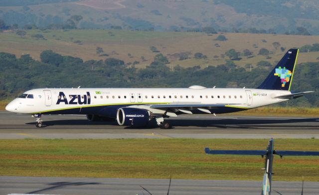 EMBRAER 195 (PS-AEM)