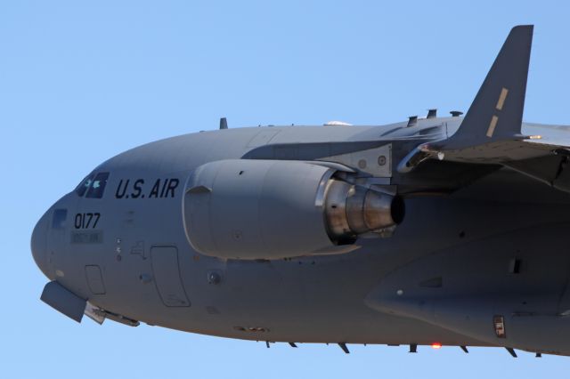 Boeing Globemaster III (00-0177) - RCH143 from the 105th AW, Stewart ANG, NY, departing RWY 07 on 25 Mar 2018.