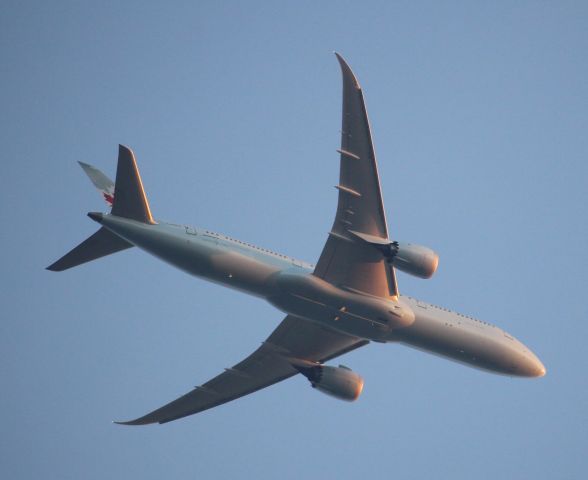 Boeing 787-9 Dreamliner (C-FGFZ) - Taken at 2018-07-05T06:02:58 while cycling in today at Laird and Eglinton. 1100m is about the lowest the aircraft fly over on their up  portion of the hairpin approach to R24 L/R.