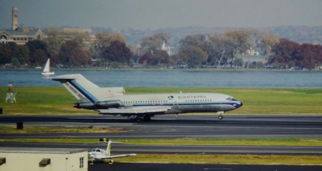 Boeing 727-100 (N8140N) - 11-1-1987