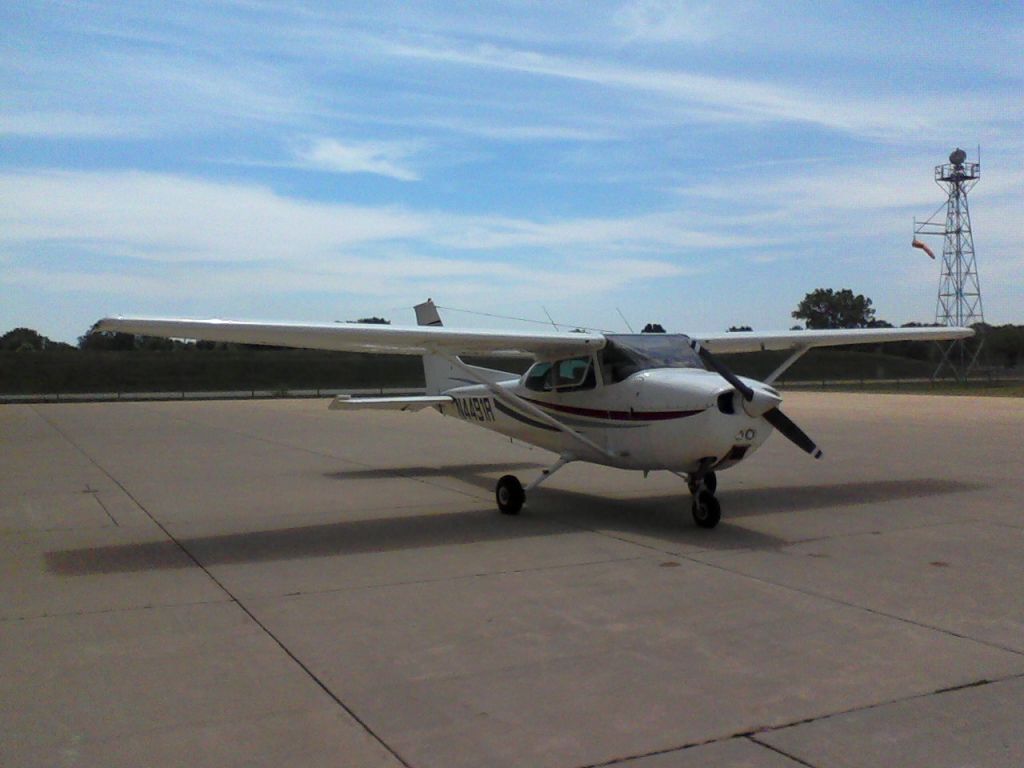 Cessna Skyhawk (N4491R) - Monroe Aviation School of Flight IFR trainer