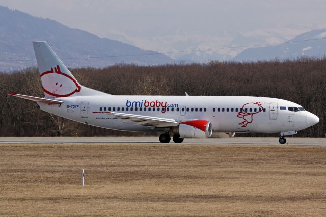 BOEING 737-300 (G-TOYF)