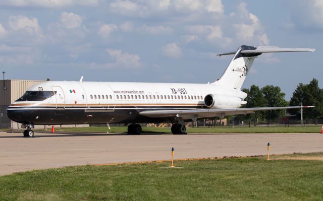 McDonnell Douglas DC-9-30 (XA-UQT)