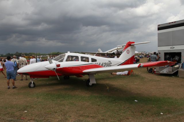Piper PA-44 Seminole (N442HG)
