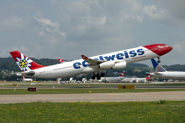 Airbus A340-300 (HB-JMF)