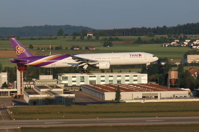 BOEING 777-300 (HS-TKP)