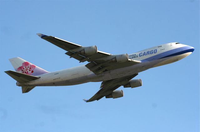 Boeing 747-400 (B-18717)