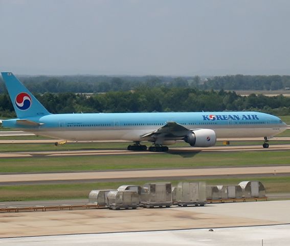 BOEING 777-300ER (HL7783)