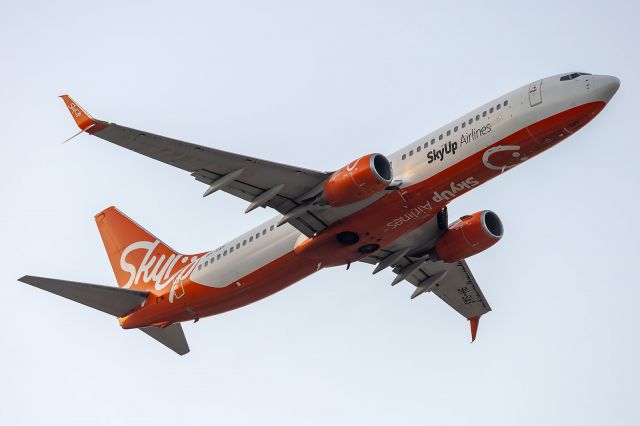 Boeing 737-800 (9H-SAS)
