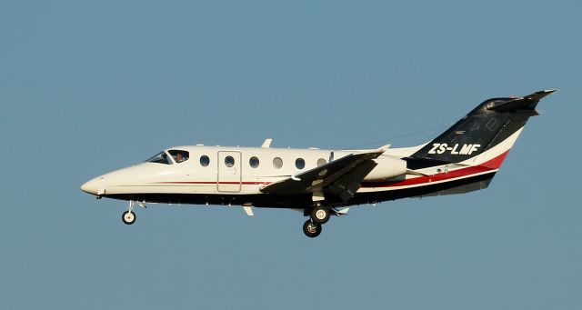 Beechcraft Beechjet (ZS-LMF) - Landing at FAOR