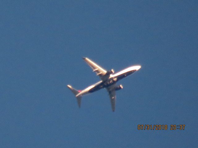 Boeing 737-800 (N377DA)