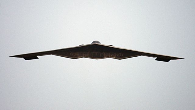 — — - Northrop B-2 Spirit