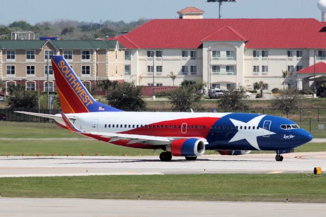 BOEING 737-300 (N352SW) - "Lone Star One" (Taken On 03-19-2011)