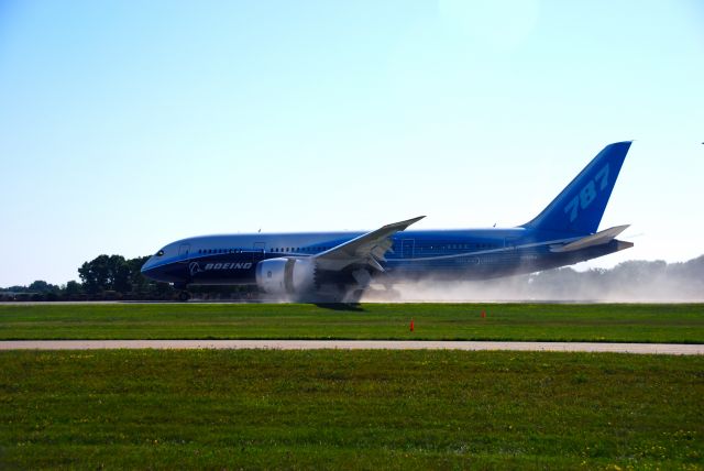 Boeing 787-8 (N787BA)