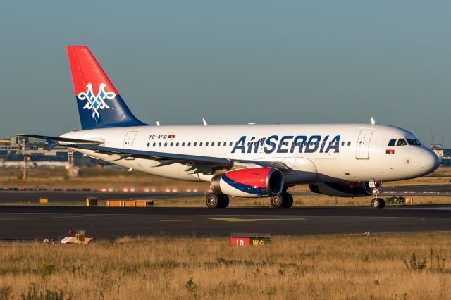 Airbus A319 (YU-APD)
