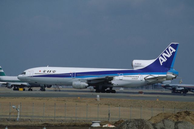 Lockheed L-1011 TriStar (JA8509) - Departure at Narita Intl Airport Rwy34 on 1990/02/12