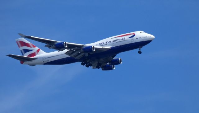 Boeing 747-400 (G-BYGE) - On final is this 1999 British Airways Boeing 747-436 in the Spring of 2019.