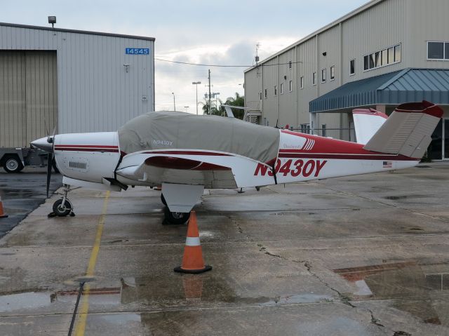 Beechcraft 35 Bonanza (N9430Y) - A very nice v-tail Bonnie.