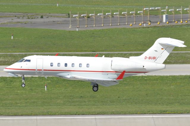 Bombardier Challenger 300 (D-BUBI)