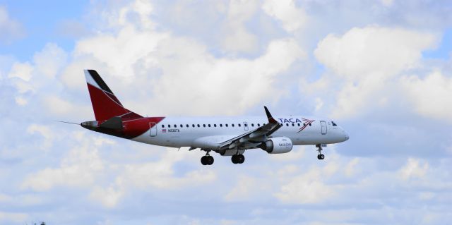 Embraer ERJ-190 (N936TA)