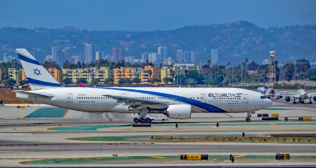 Boeing 777-200 (4X-ECC) - 4X-ECC El Al Israel Airlines Boeing 777-258(ER) s/n 30833 "Holon" - Los Angeles International Airport (IATA: LAX, ICAO: KLAX, FAA LID: LAX)<br>Photo: TDelCoro<br>September 3, 2017