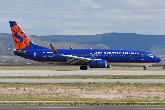 Boeing 737-800 (N826SY)