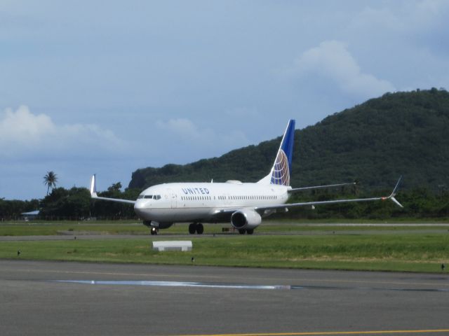 Boeing 737-800 (N16217)