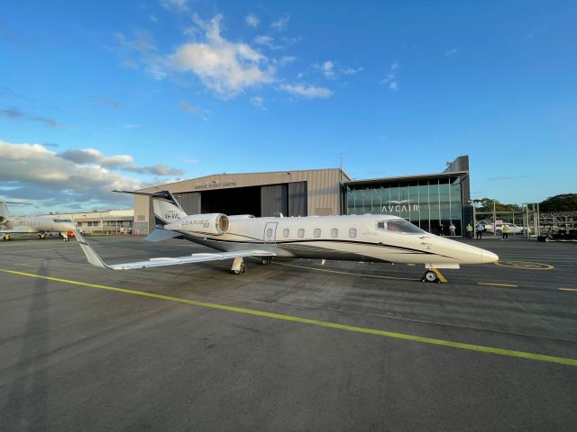 Learjet 60 (VH-AVL)