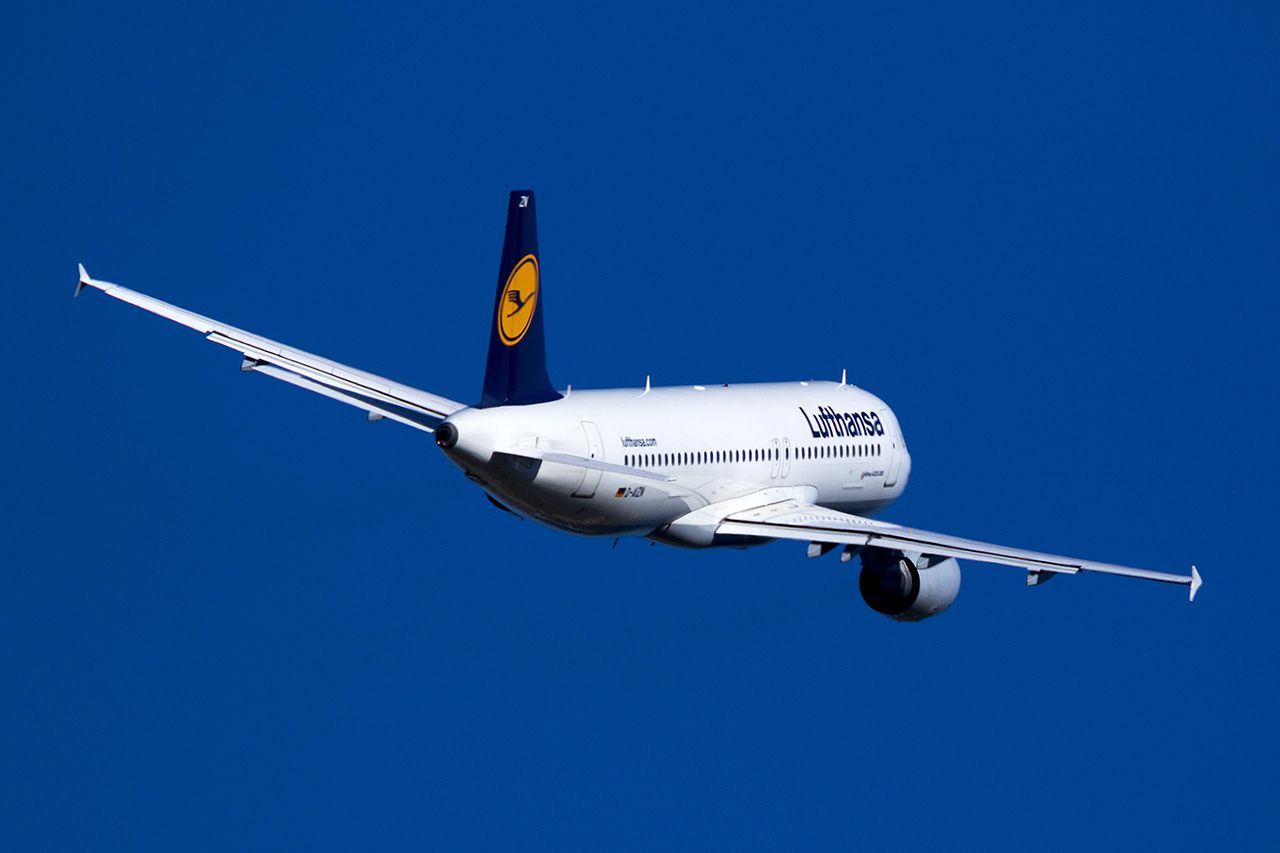 Airbus A320 (D-AIZW)