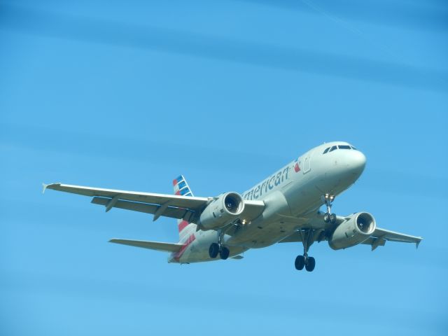 Airbus A320 (N189AW) - A American Airlines Airbus A320 Approaching Reagan National Airport