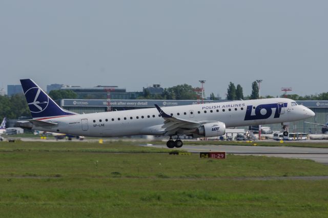 EMBRAER 195 (SP-LNE) - WAW/EPWA SPOTTING