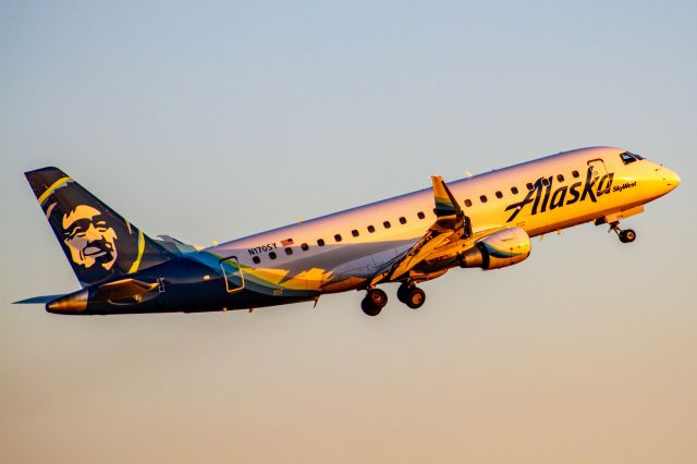 Embraer 170/175 (N170SY)