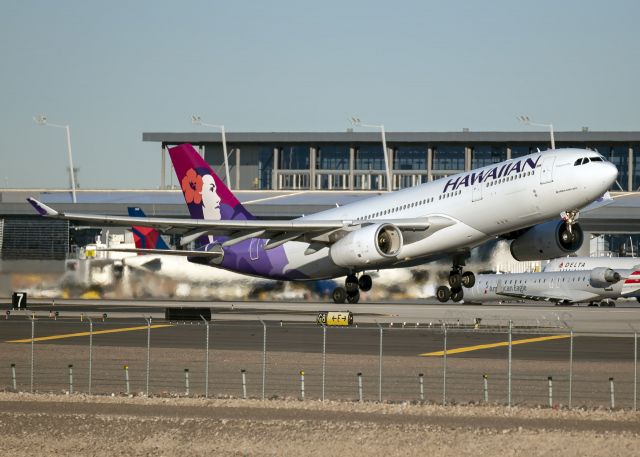 Airbus A330-200 (N373HA)